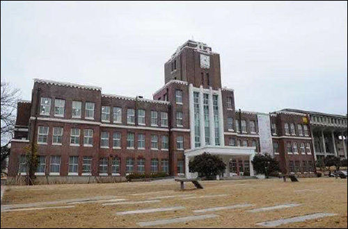 「전남대학교 용봉관」