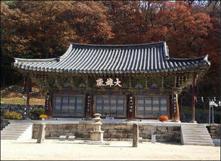 안성 청룡사 대웅전