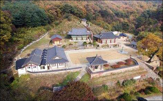 세종 비암사 전경