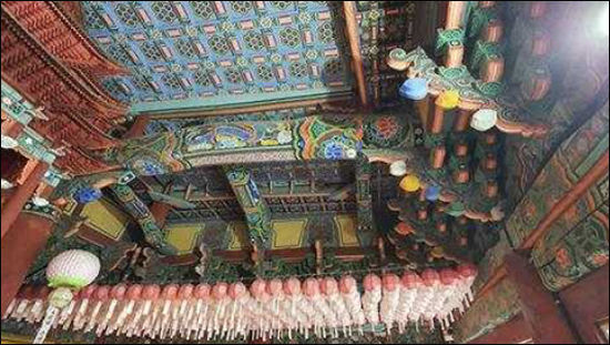 세종 비암사 극락보전 내부