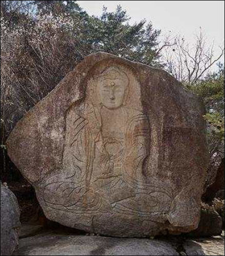 보물 제2108호 문경 봉암사 마애미륵여래좌상