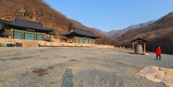 연천 심원사터에 복원되고 있는 전각들