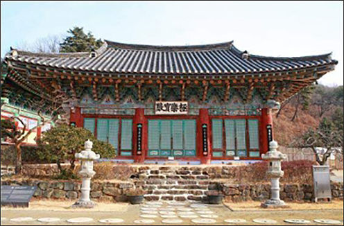 세종 비암사 극락보전 정면