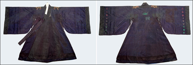 구장복(갑사 재질) 전면(左)과 후면(右), 조선, 19세기 말~20세기 초, 총길이 136.5cm, 화장 97cm, 중요민속문화재 제66호