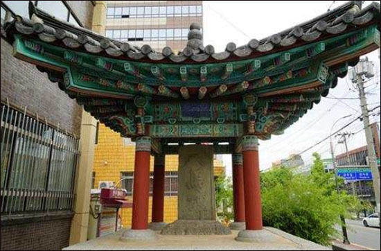 보물 지정 - 순천 팔마비와 보호각