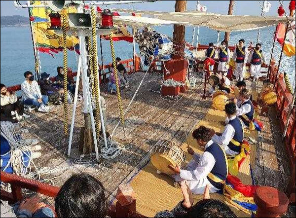 <사물놀이 선상공연