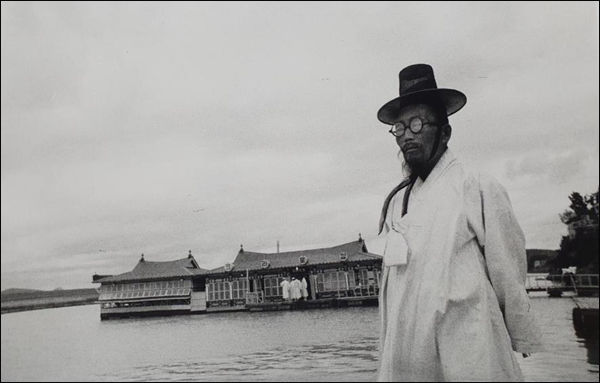 #04 임응식 _ 회상. 부산. 1960. 흑백