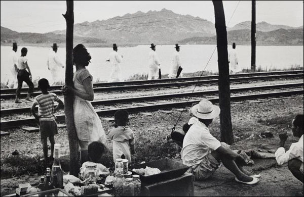 #05 임응식 _ 바람 따라 구름 따라. 서울 서빙고. 1959. 흑백