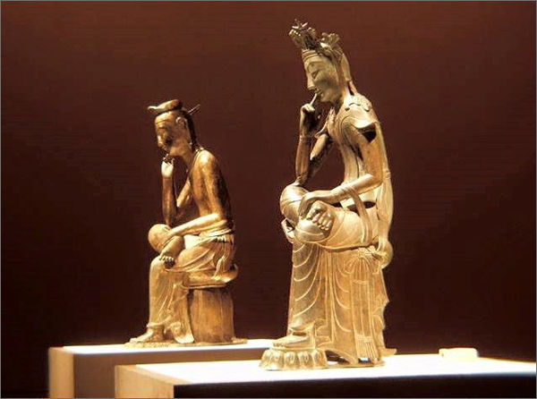 국보 제83호 반가사유상(왼쪽) 국보 제78호 반가사유상