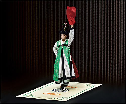 춤으로빚은효_‘춘앵전무(春鶯囀舞)’