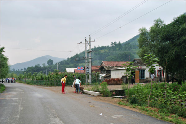 <환인현 횡도천(항도촌) 마을전경(현재)>, 경북독립기념관 제공