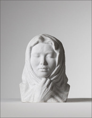 강관욱, <구원>, 2005, 대리석, 30 x 28 x 38 cm, 전남도립미술관