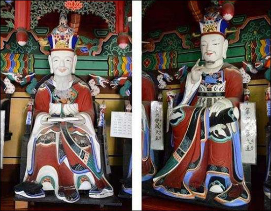 김해 은하사 명부전 목조시왕상(일부) / 송제대왕(왼쪽), 오관대왕