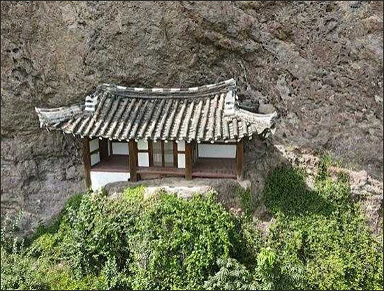 전좌바위의 두암초당