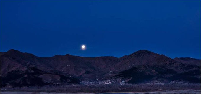 동산 위에 달