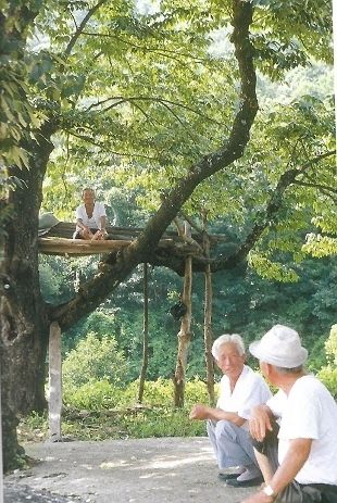 상전면 내송마을 다락이 있는 동구밖 쉼터