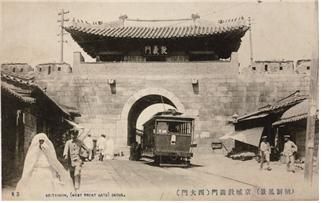 전차가 다니는 돈의문, 1910~1914년