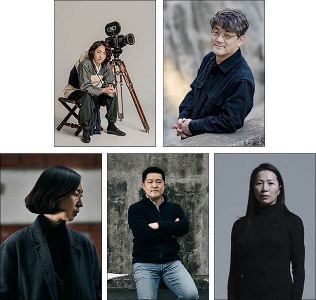 박남옥 l 이소연 (국립창극단 단원), 연출 | 김광보 – 윗줄 왼쪽부터<br>
극본 | 고연옥, 작곡ㆍ음악감독 | 나실인, 안무 | 이경은 – 아랫줄 왼쪽부터