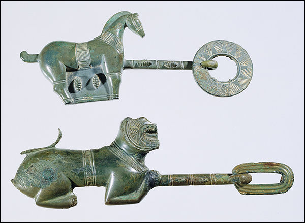 동물모양 띠고리, 영천 어은동, 원삼국시대, 길이 15.6cmㆍ19.0cm