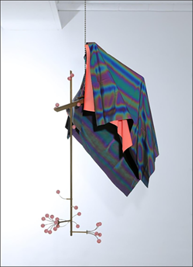 홍장오, L-C300,신주, 인조구슬, 반사천, 스틸체인와이어, 75x75x150cm, 2020