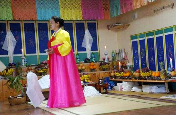 새ᄃᆞ림 물감상 (제장을 정화하는데 쓸 물이 깨끗함을 보이는 의례)