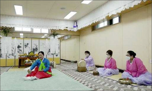 초공본풀이 (무조신(巫祖神)의 내력을 담은 신화를 구연하는 의례)