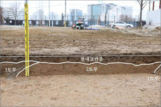 토루(2ㆍ3토루)남벽 토층단면