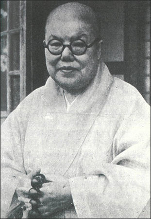 수덕사에서 일엽스님, 《예술가의 여관》