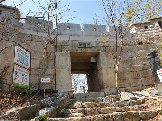 보국문 정면(2021년)