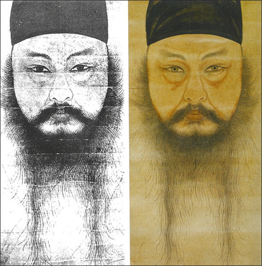 <윤두서 자화상>, 왼쪽 - 《조선사료집진속》에 실린 <자화상>의 흑백사진으로 본래 두루마기 차림의 그림임을 알 수 있다. 오른쪽 – 얼굴만 남아 있는 현재의 자화상