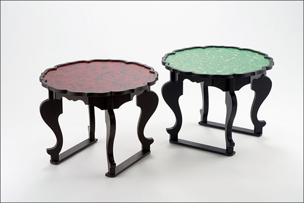 정대훈, 적련호족반, 한지, 목재, 옷칠, 30x23.5cm / 연랑호족반, 한지, 목재, 옷칠, 30x23.5cm