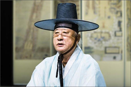 국가무형문화재 제30호 ‘가곡’ 보유자로 진정된 이동규(李東圭) 명창