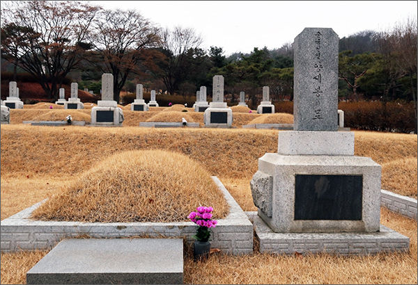 서울 동작동 현충원에 있는 양세봉 장군 무덤