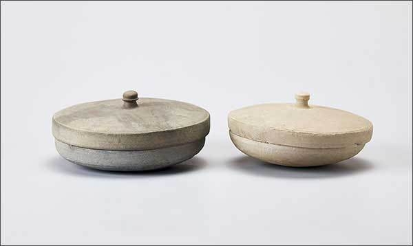 토기 합, 삼국시대, 높이 7.3cm(왼쪽)
