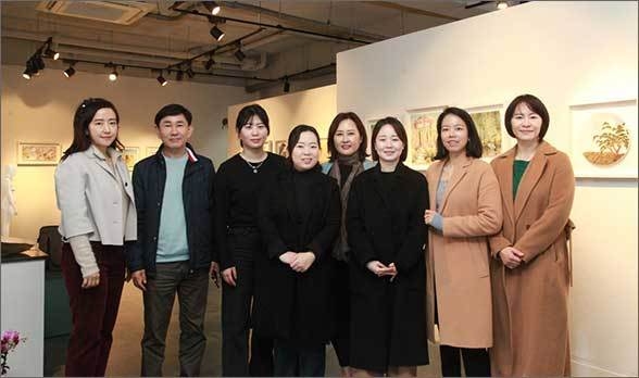 전시중인 작가들