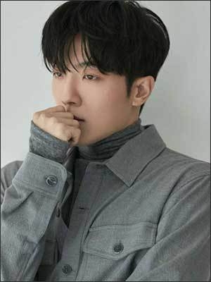 ‘오늘 경복궁에 가다’ 영상 해설자(내레이터) – 작곡가 겸 가수 적재