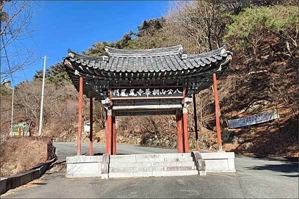 대구 동화사 봉황문
