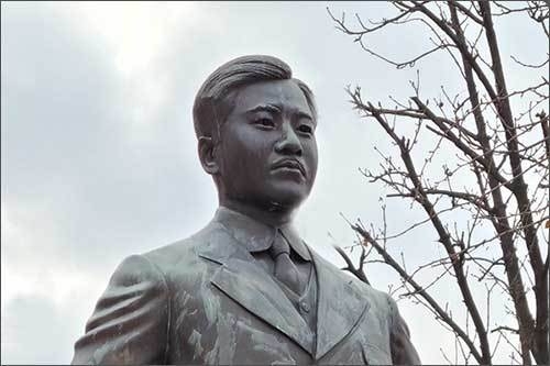 마로니에 공원의 김상옥 의사상