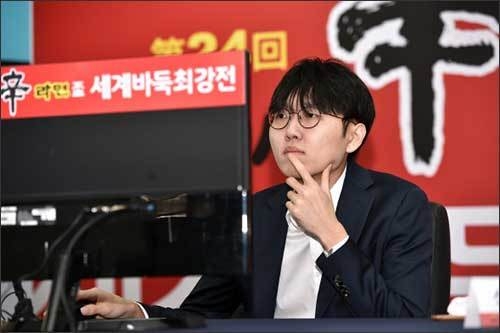 구쯔하오 9단은 박정환, 변상일 9단을 꺾고 2연승에 성공했지만, 신진서 9단의 벽을 넘지 못했다.