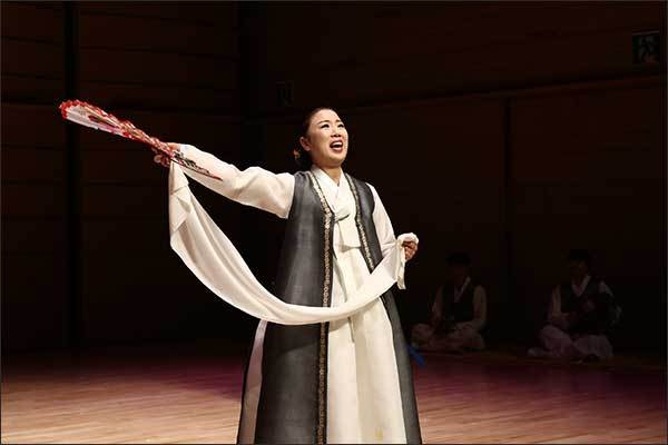 국립국악원 민속악단의 ‘축원경’