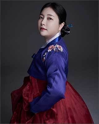 공연을 할 국가무형문화재 여창가곡 이수자 ‘이아름’