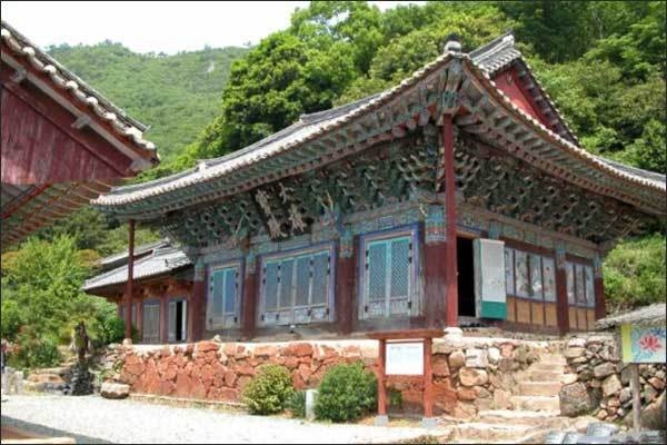 강진 백련사 대웅보전 전경