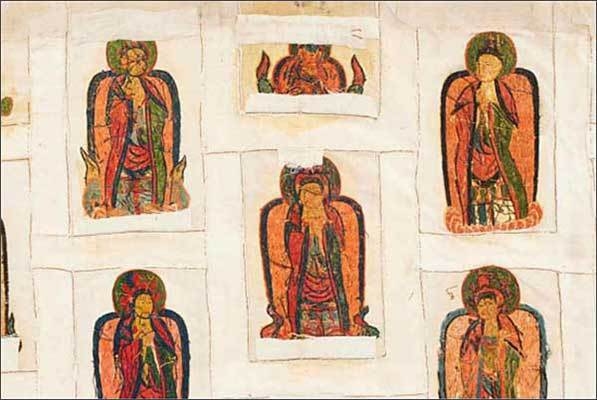 보물 「자수가사」 뒷면 배접지 제거 뒤 상태