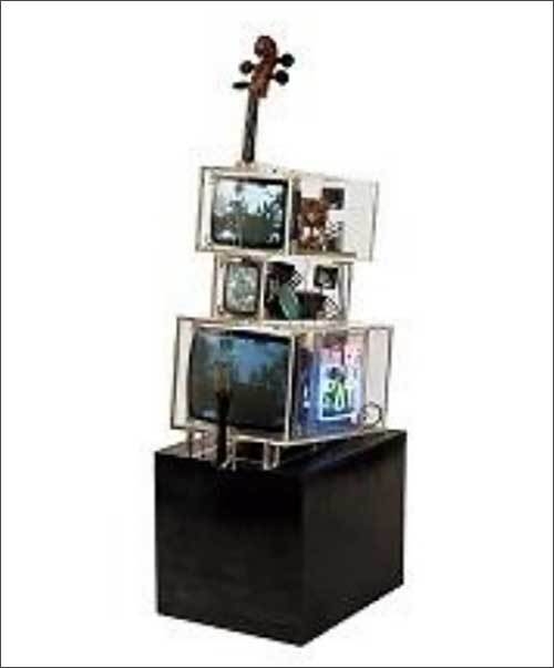 Lot. 45, 백남준, 1932-2006, American/Korean, , 3 TV monitors, cello parts, acrylic cases, neon tubing, 2 DVD-R discs, 2 DVD players, 59×35×108(h)cm, 2000, 2억 5000만원-3억 5000만원
