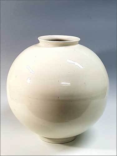 달항아리 1, 윤재일 작