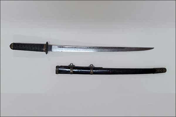 ‘검삼병 흑칠장환도(劍三柄 黑漆裝環刀)’