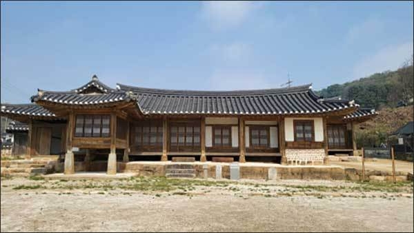 여주 보통리 고택(국가민속문화재) 전경