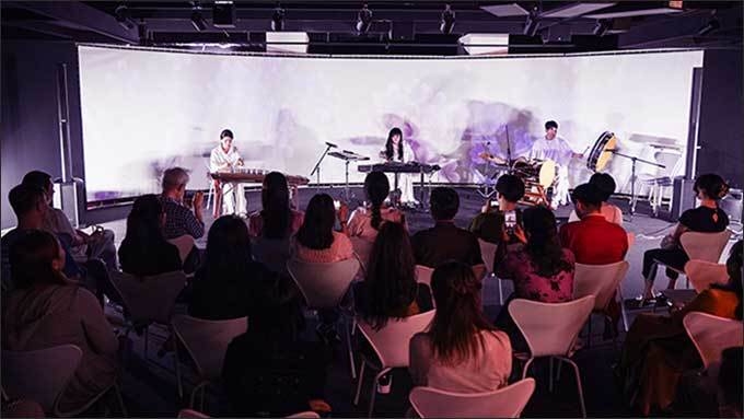 첫 번째 무대 윤은화(양금-가운데), 진미림(가야금), 이창현(타악)
