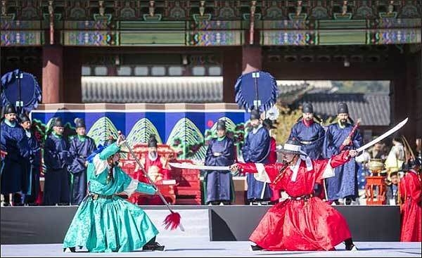 내금위 군사들의 개인 연무 시연