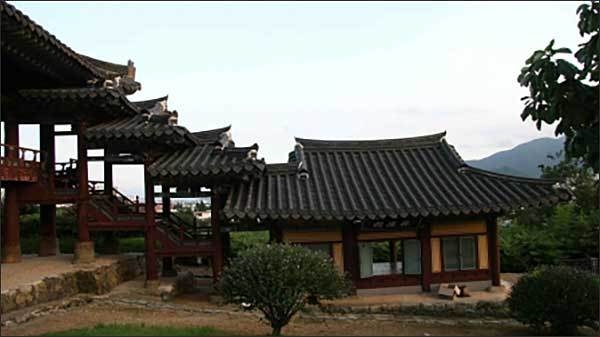 밀양 영남루 침류각과 층층각 전경
